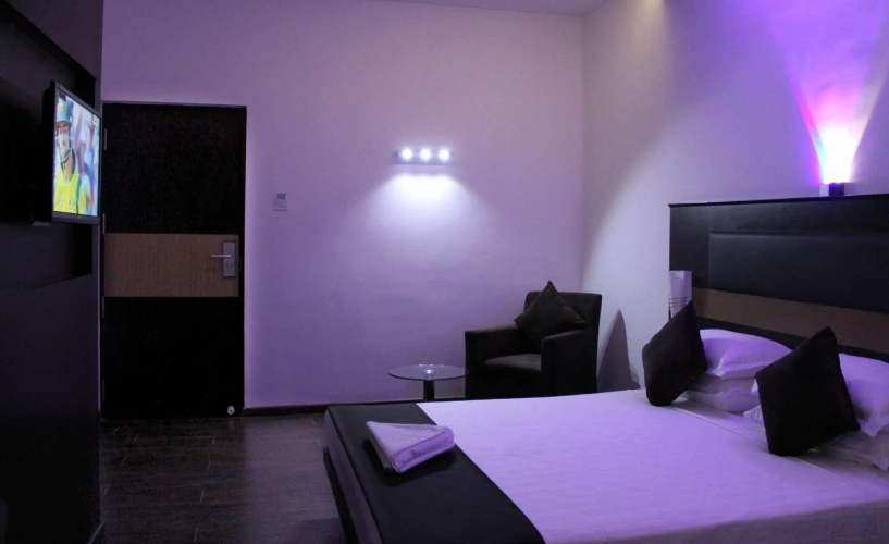 Hotel The Home