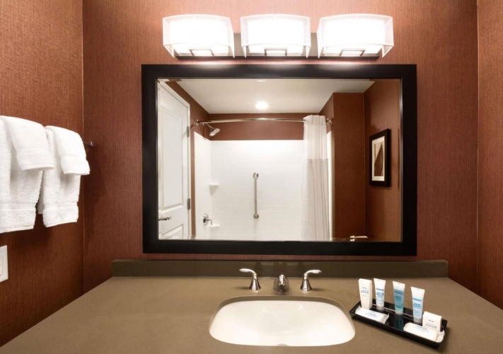 DoubleTree by Hilton Charleston Mount Pleasant photo 9