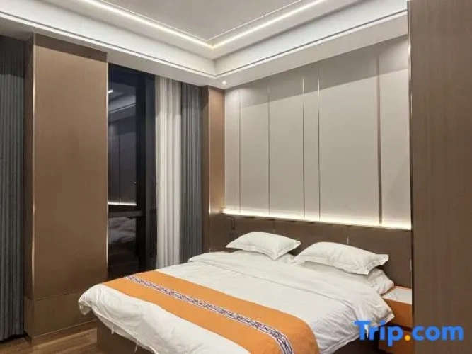Deluxe Family Suite