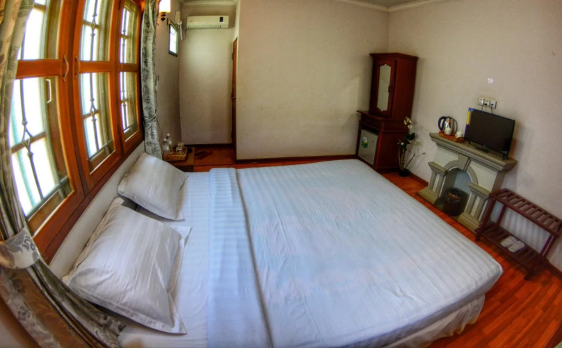 Hotel Spring