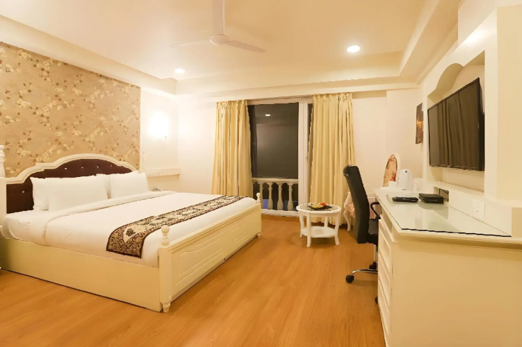 Hotel Magenta