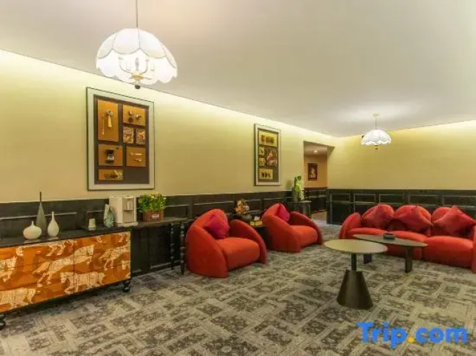Joyful Riverside Hotel
