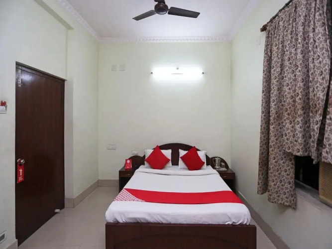 Cozycom By OYO Rooms