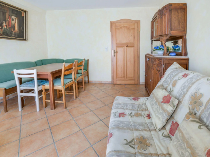 Charming Sea View Apartment in Lozen