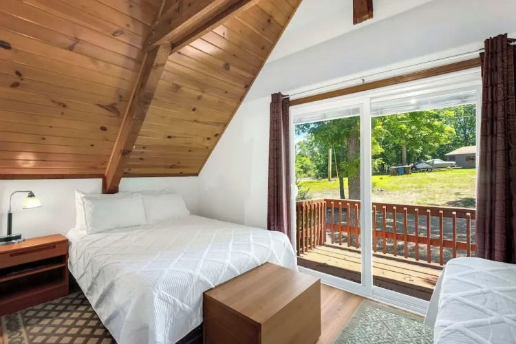 Boondock Bliss - Lakefront, Private Dock Sleeps 15!