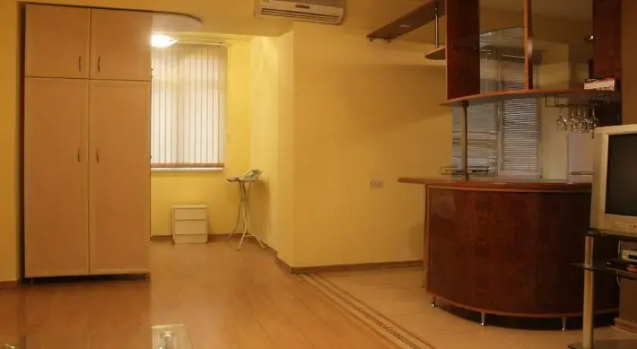 Apt On Tumanyan-Abovyan