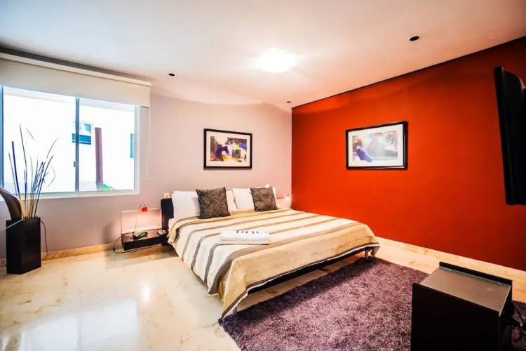 Elements 118 2 Bedroom Condo by Redawning