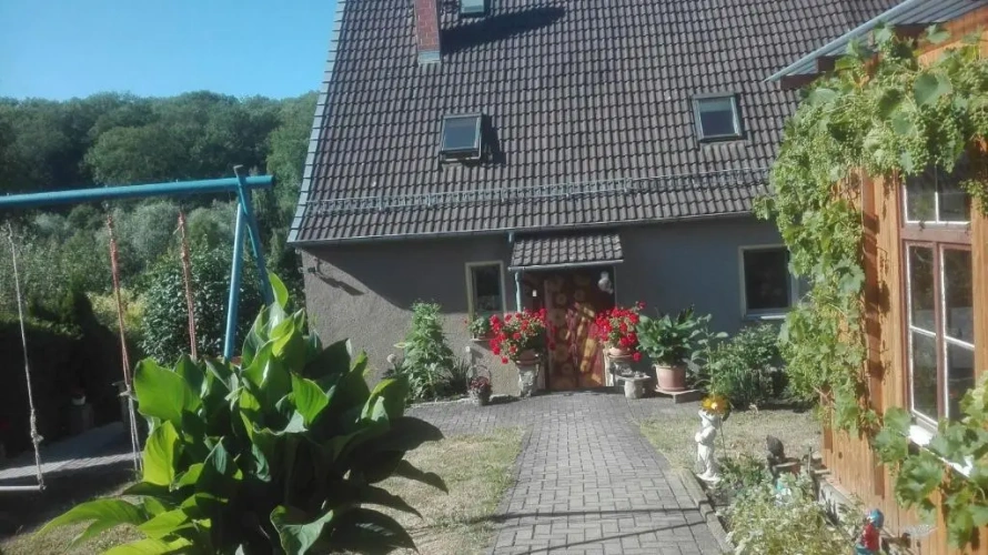 3 Bedrooms Apartment
