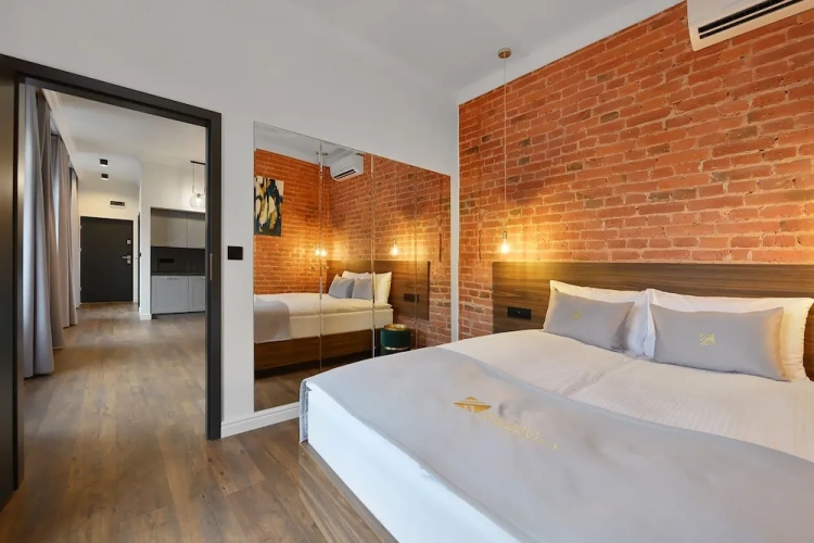 Deluxe Apartment with balcony