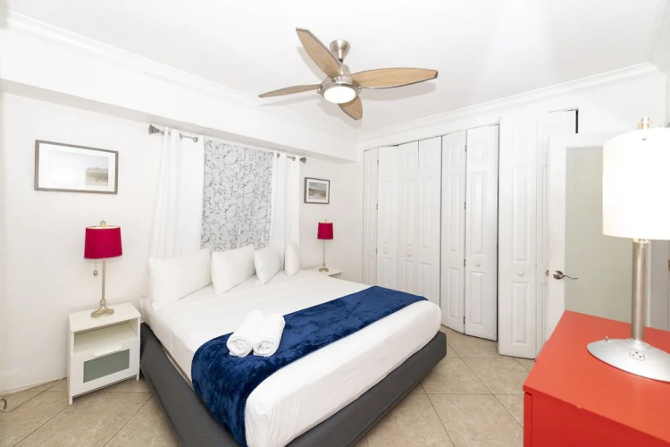 Sofi Beach Apartment