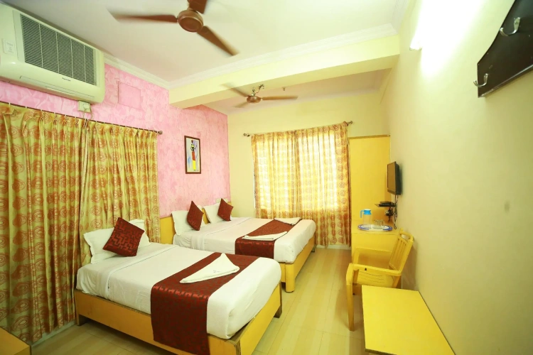 Standard Triple room