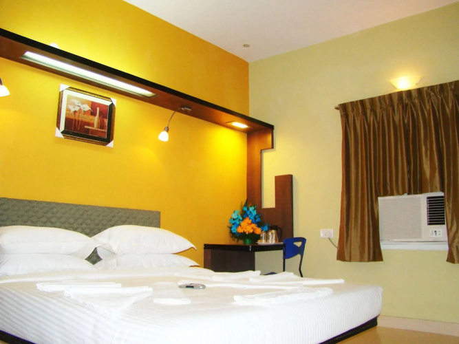 Grand Bee Hotel