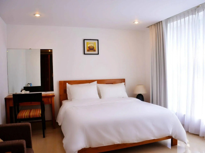 Crown Diamond Hotel