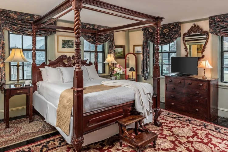 Samuel Durfee House B&B