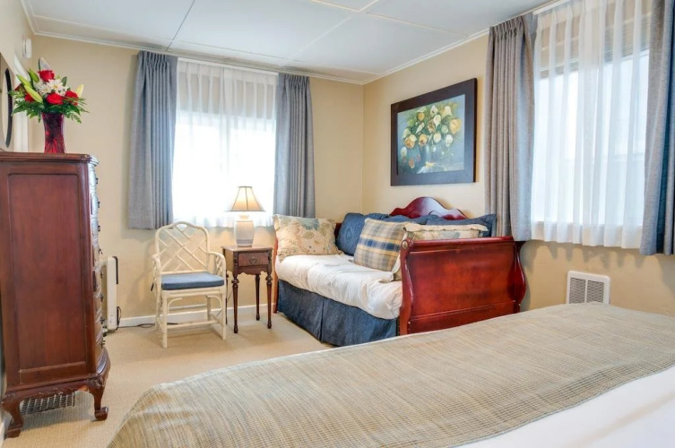 Sandpiper Inn