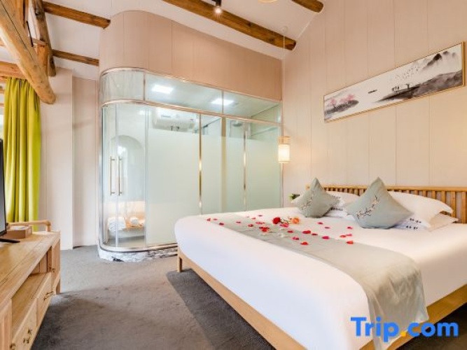 Deluxe Double room with view