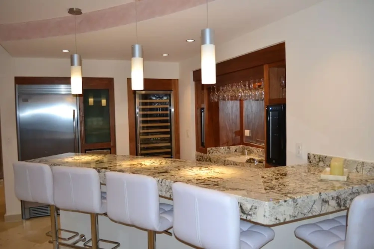 4 Bedrooms Luxury Penthouse room with ocean view