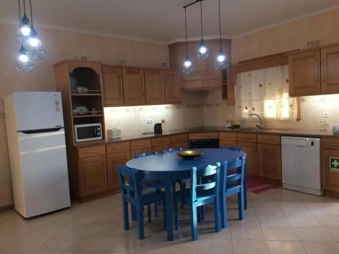 3 Bedrooms Cottage