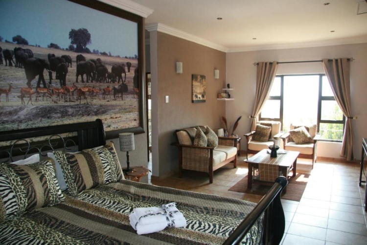 Standard Family room with mountain view