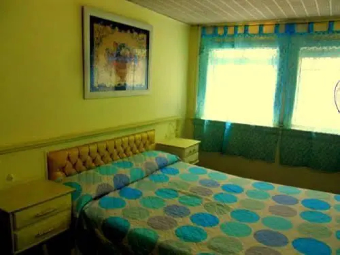 1385 Hostel