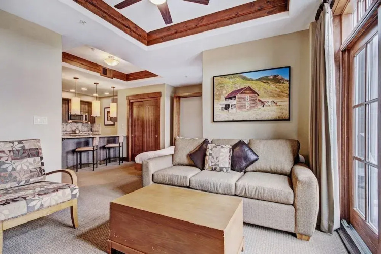 One Ski Hill Place S8212