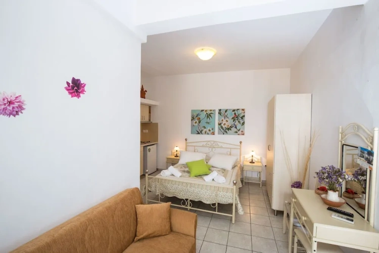 Standard Triple room with balcony
