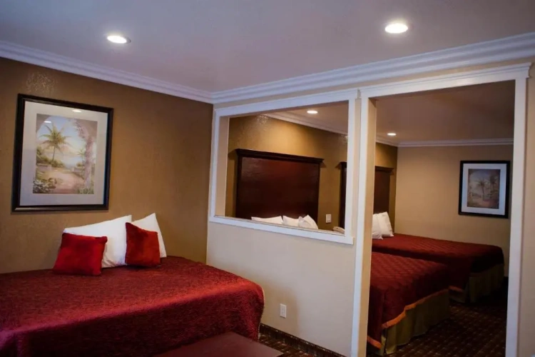Deluxe Family Suite