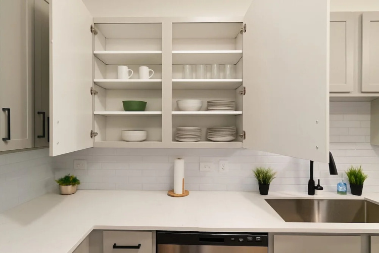 Iconic Design Home In Workerfriendly A+location