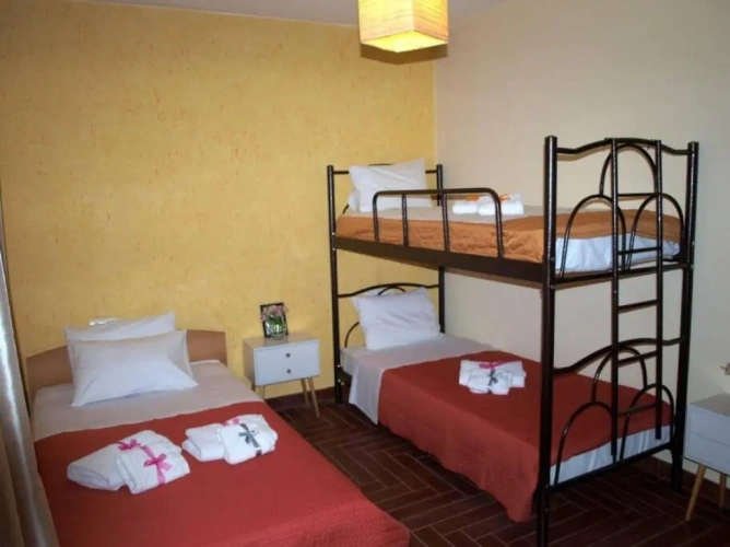3 Bedrooms Apartment
