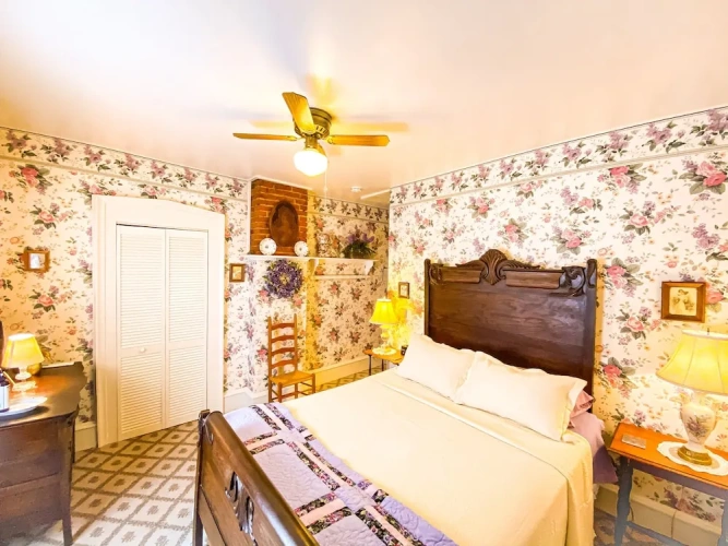 Comfort room