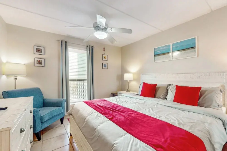 10th-floor 3BR Beachfront Condo w/ Views & Pool