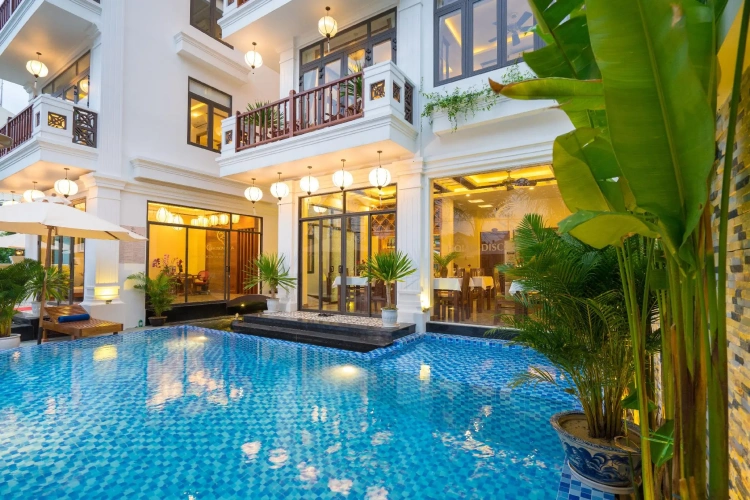 1 Bedroom Luxury Suite with pool view