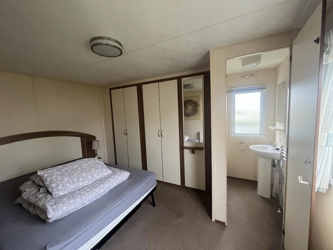 Caravan - Sleeps 6 - Pets Ok - Parking
