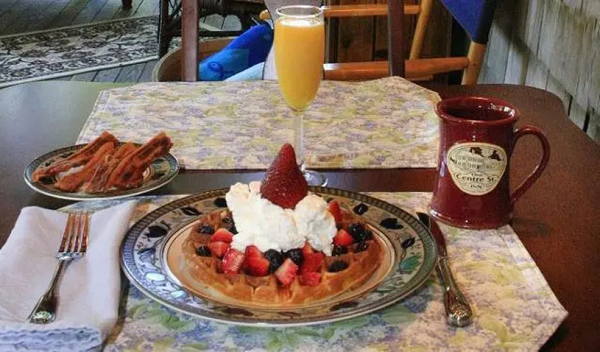 One Centre Street Inn B & B