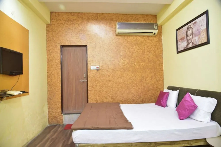Hotel Drishti Inn