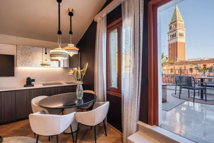 Apartment with city view