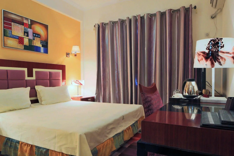 Hotel Ritz Roma Huambo