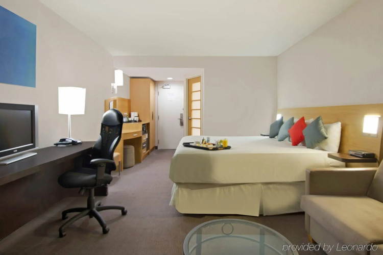 Novotel Montreal Centre