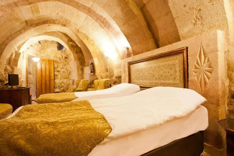 Monte Cappa Cave House