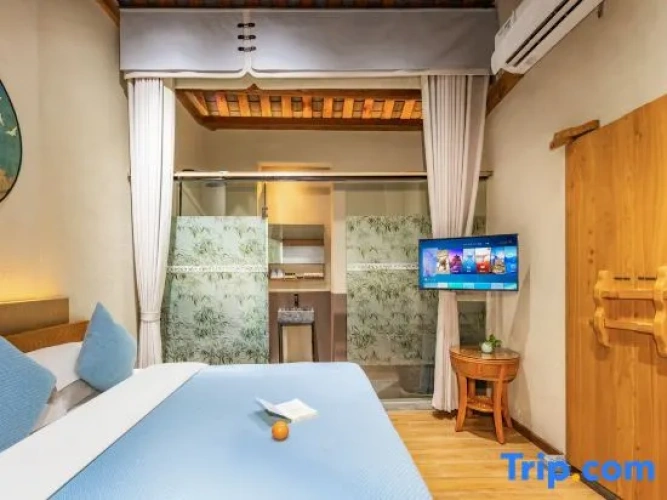 Standard Double room with courtyard view