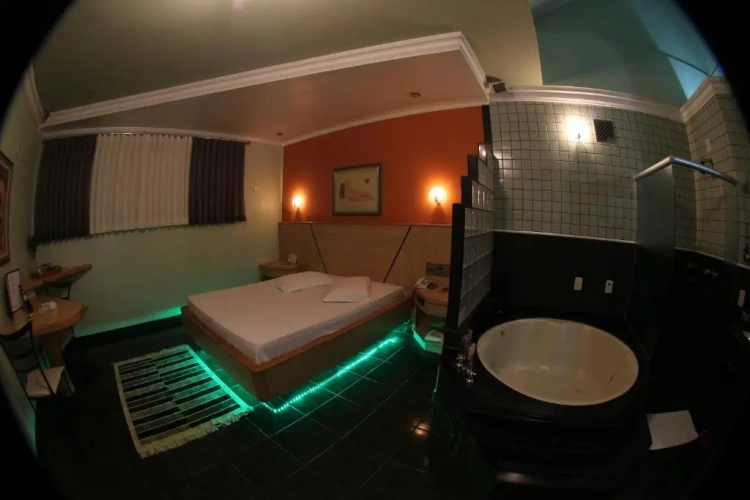 Deluxe Suite