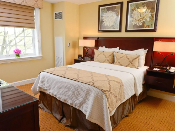 Nassau Inn