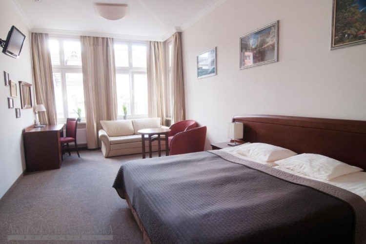 Standard Triple room