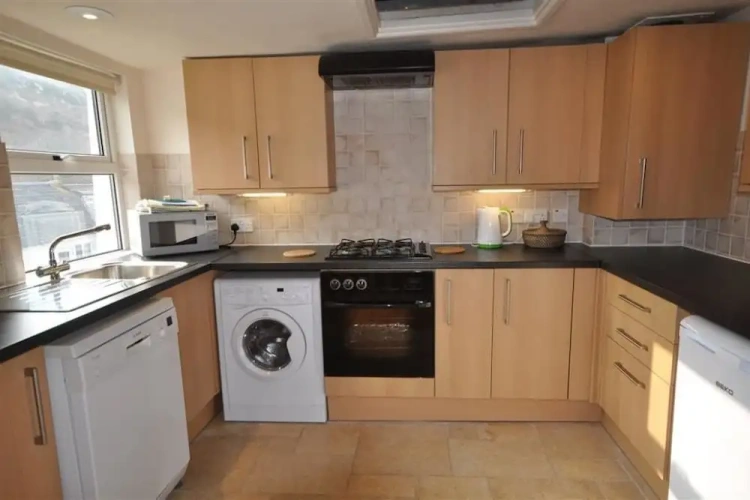 2 Bedrooms Cottage