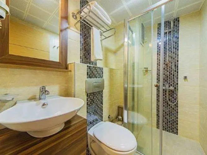 Deluxe Triple Suite