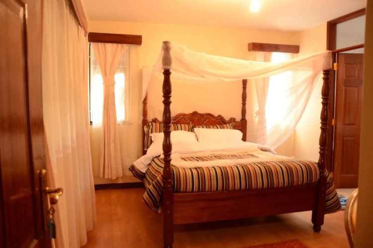 Upperhill Blueberry Hotel