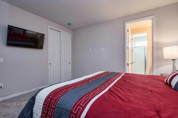 Solara 9 Bedroom House w Pool - 8100SA