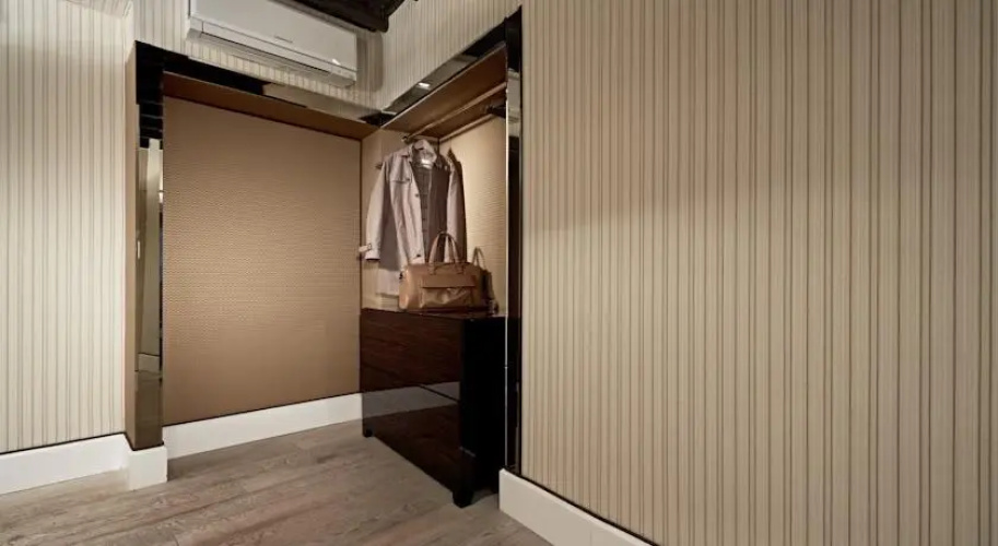 Silver Royal Suite