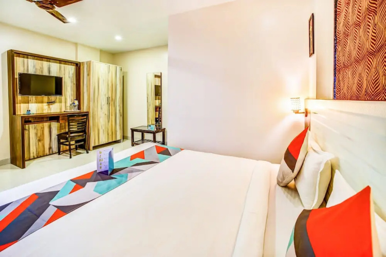 FabExpress Aishwarya Service Apartment