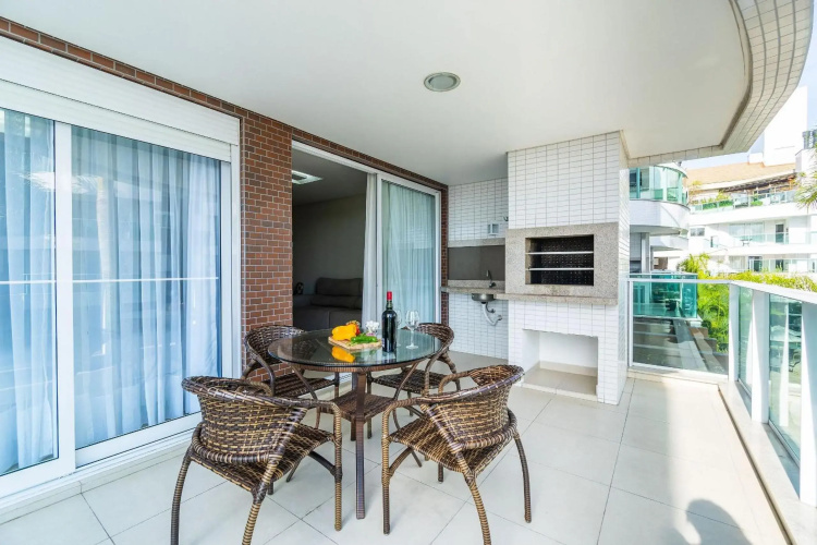 Boulevard Bombinhas - Condo com Piscina - Apto 3 dorms 6 pessoas